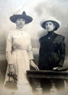 nell-sister