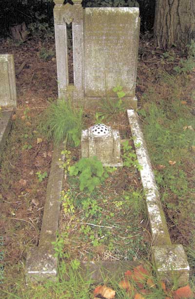 grave-2011